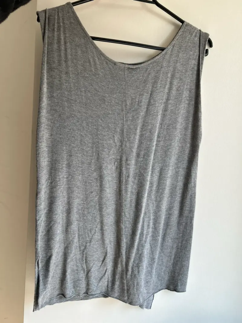Polera sin mangas gris Americano talla M - 2