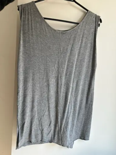 Polera sin mangas gris Americano talla M - miniatura 2