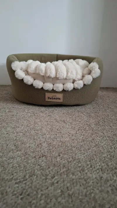 Cama para mascotas Petizoos con cojín removible - miniatura 1