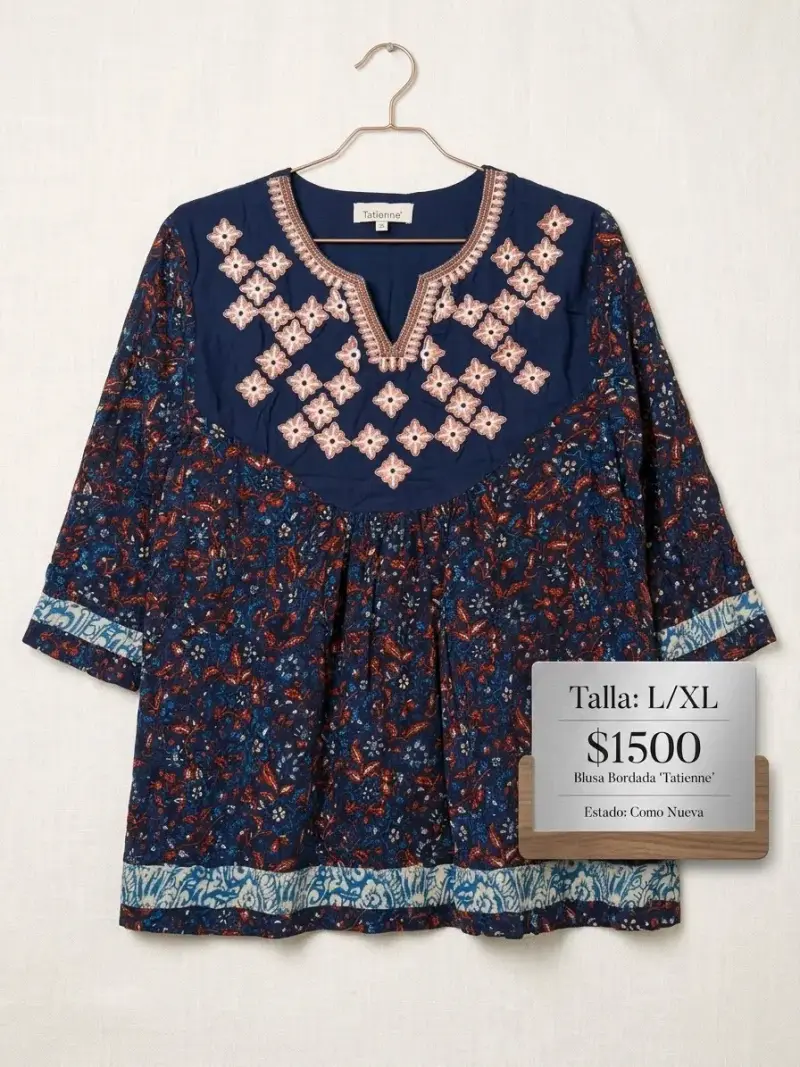 Blusa azul con estampado de mariposas talla M/L - 3