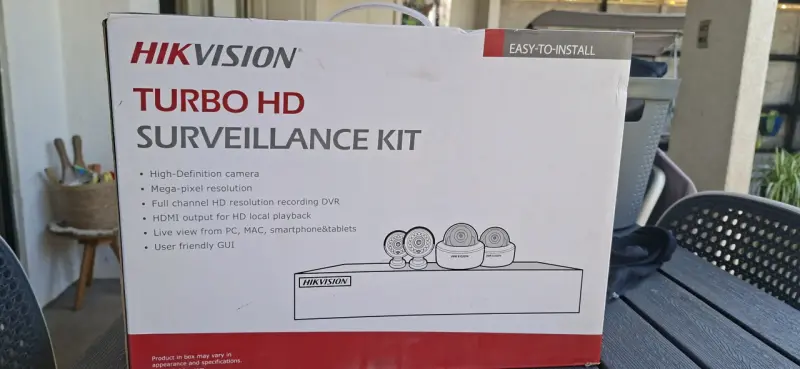 Kit de Vigilancia Hikvision Turbo HD con Cámaras - 4