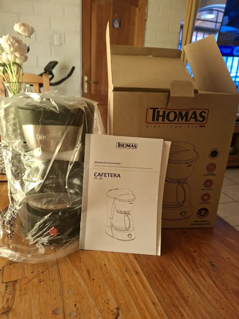 NUEVA / Cafetera Thomas con Jarra de Vidrio TH-130 - 3