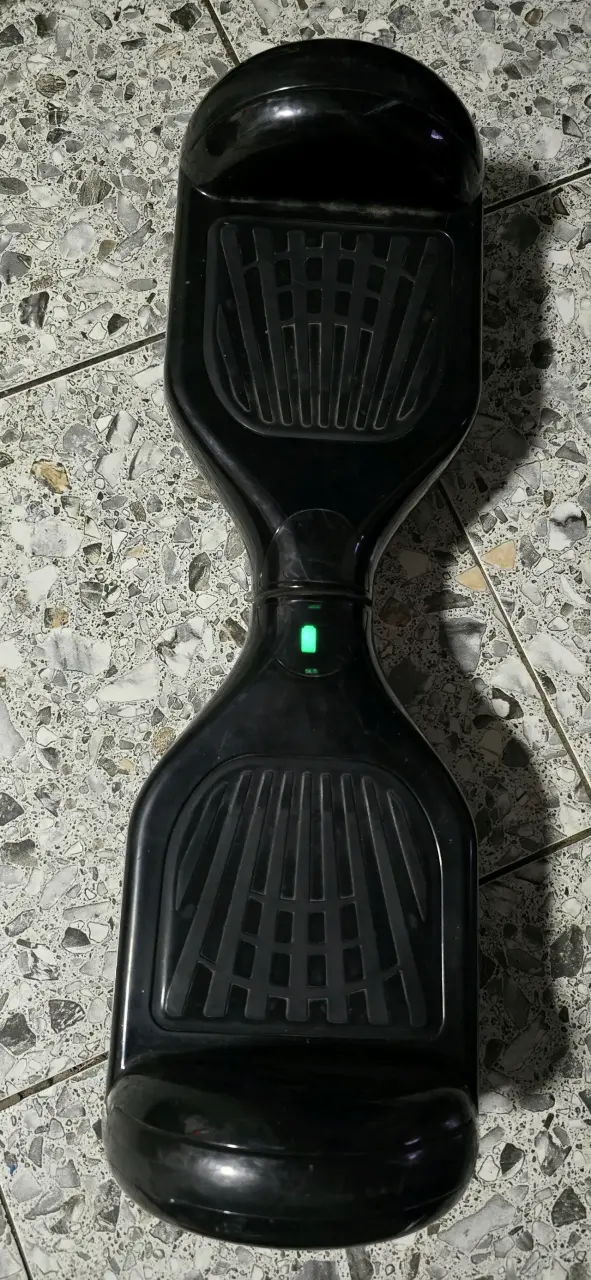Hoverboard eléctrico negro con luces LED - 1
