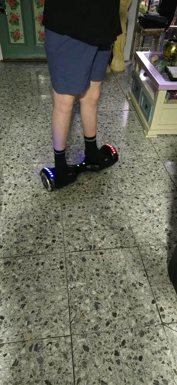 Hoverboard eléctrico negro con luces LED - 3