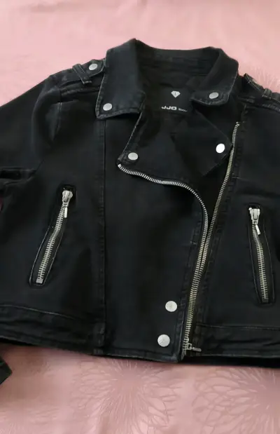 Chaqueta negra de mujer JJO con cierre metálico - miniatura 4