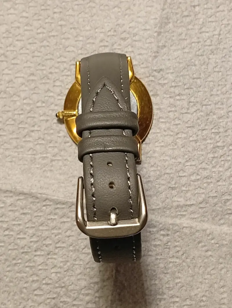 Reloj Bulova suizo dorado con correa de cuero - 5