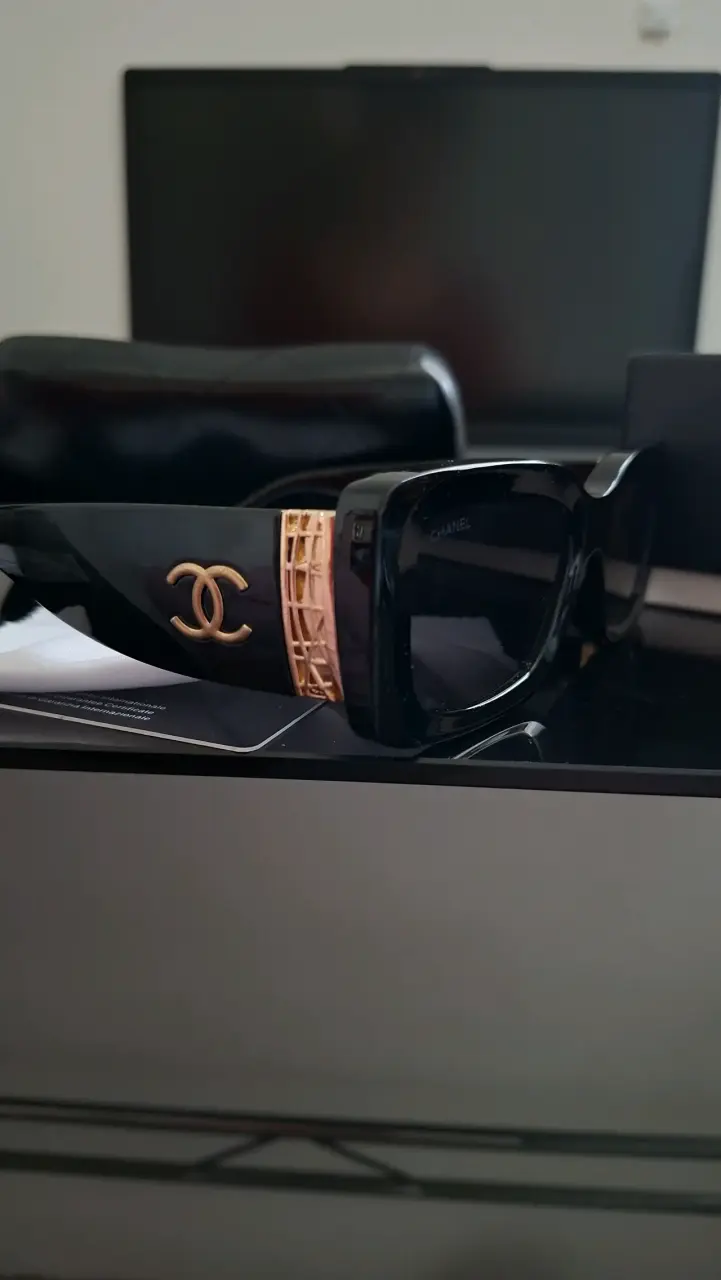 Gafas de Sol Chanel Negras con Estuche Original - 4