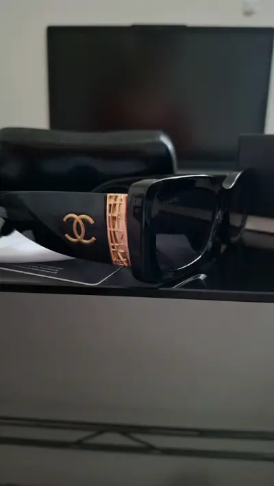 Gafas de Sol Chanel Negras con Estuche Original - miniatura 4