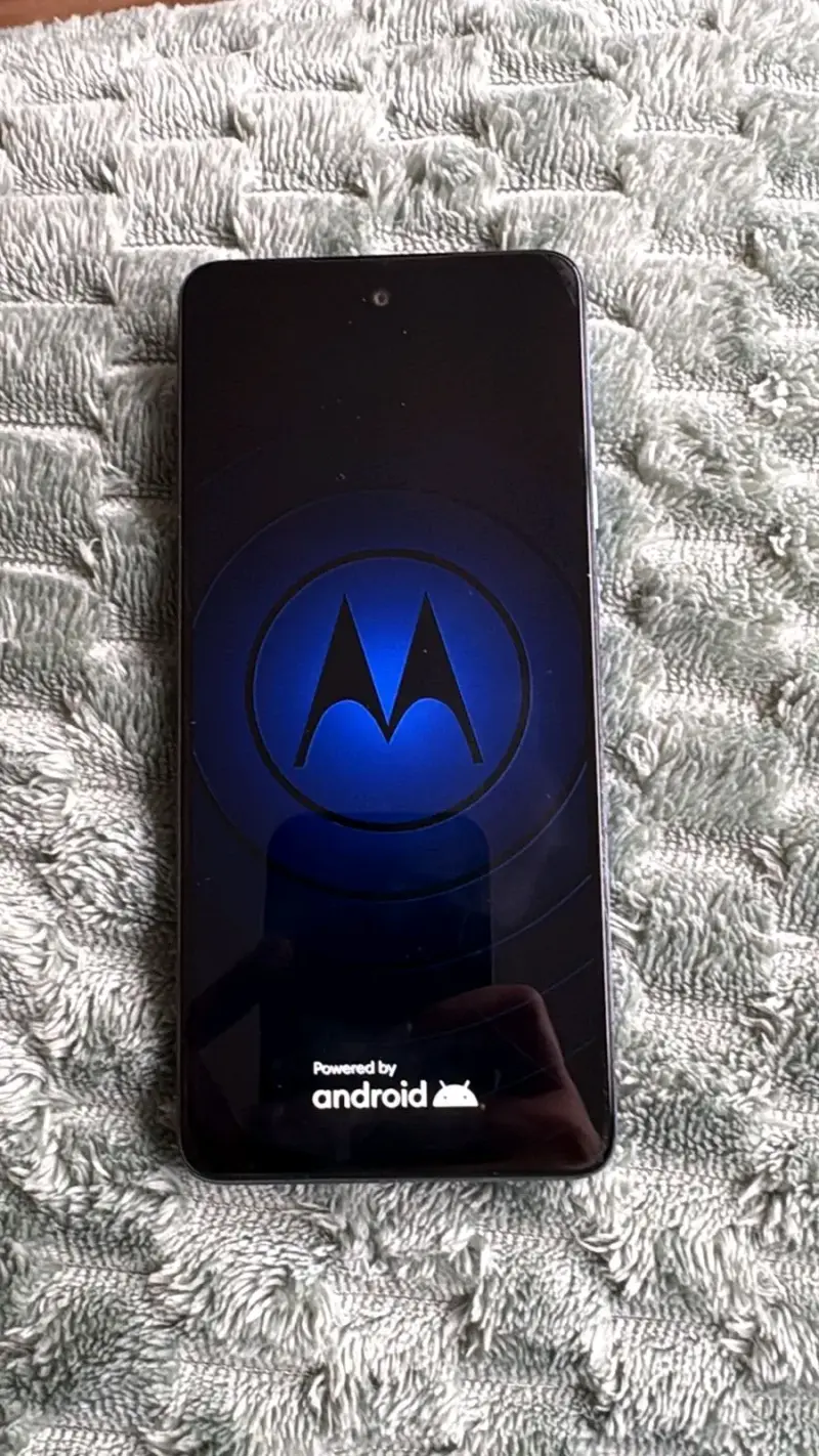 Smartphone Motorola con Android en buen estado - 3