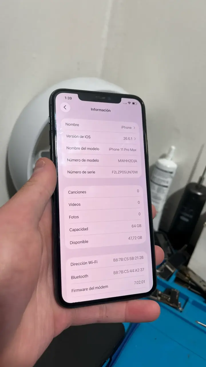 iPhone 11 Pro Max 64GB en buen estado - 2