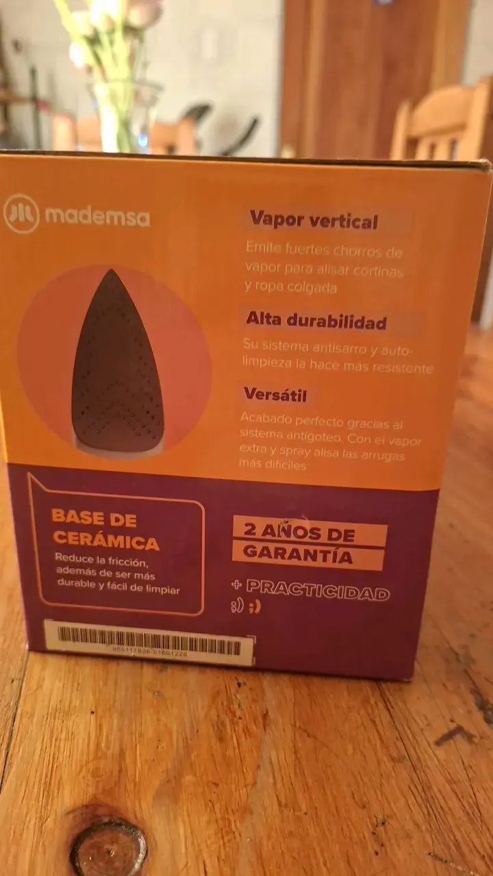 Plancha de ropa Mademsa MIR20 con base de cerámica - 2