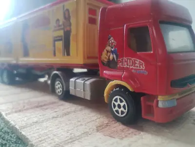 Camión de Juguete Cirque Pinder con Remolque - miniatura 3