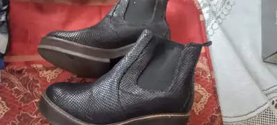 Botines de cuero sintético negro con plataforma - miniatura 1