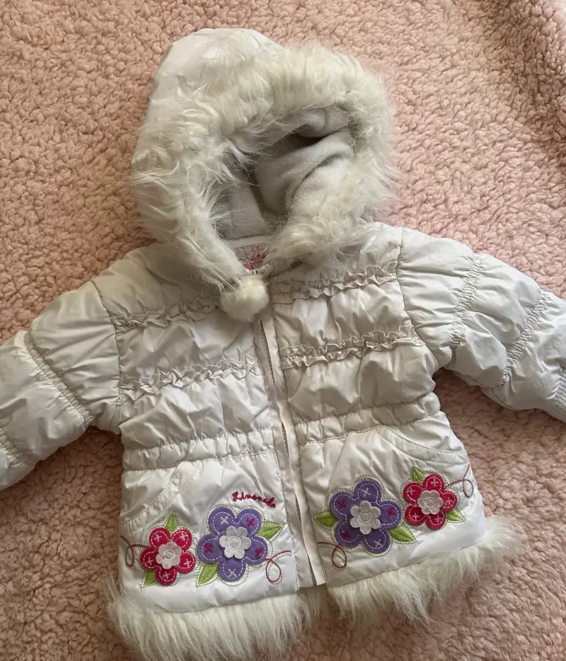 Chaqueta bebé con capucha