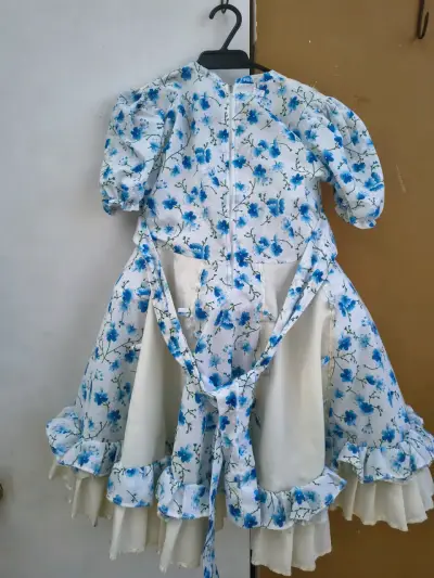 Vestido infantil con estampado floral azul - miniatura 2