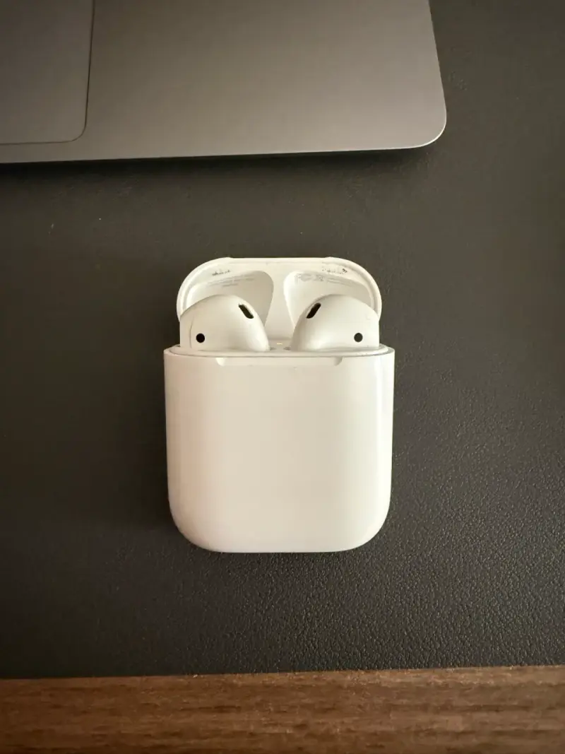 AirPods 2 Originales en perfecto estado - 3