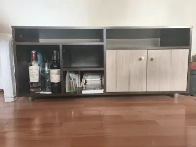 Mueble organizador de madera con puertas - miniatura 1