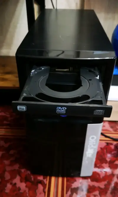 Computador de Escritorio Completo con Monitor y Teclado - miniatura 4