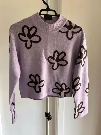 Suéter lila con flores marrones H&M para niña - miniatura 1