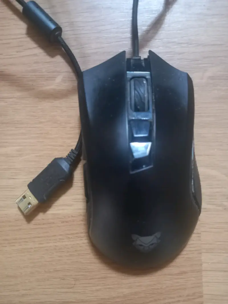 Mouse gamer Gear Hourglass con cable USB - 1