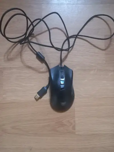 Mouse gamer Gear Hourglass con cable USB - miniatura 2