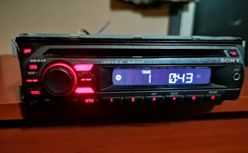 Radio auto Sony CDX gt 170 - 4