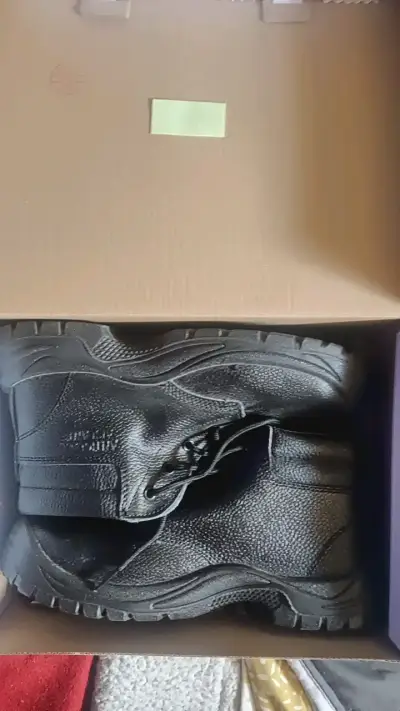 Botas de seguridad negras para trabajo - miniatura 1