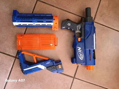 Lanzador Nerf Retaliator azul y naranja - miniatura 1