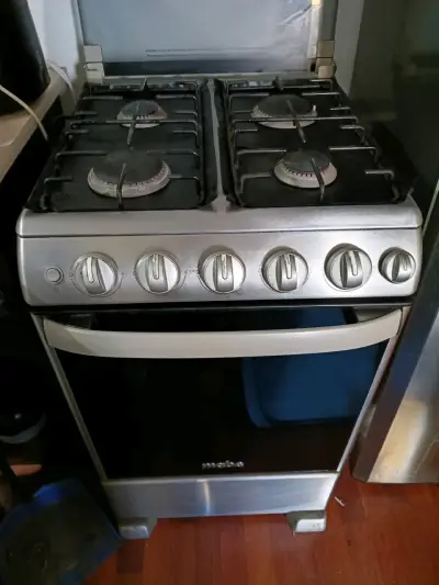 Cocina a gas Mabe de 4 quemadores en buen estado - miniatura 1