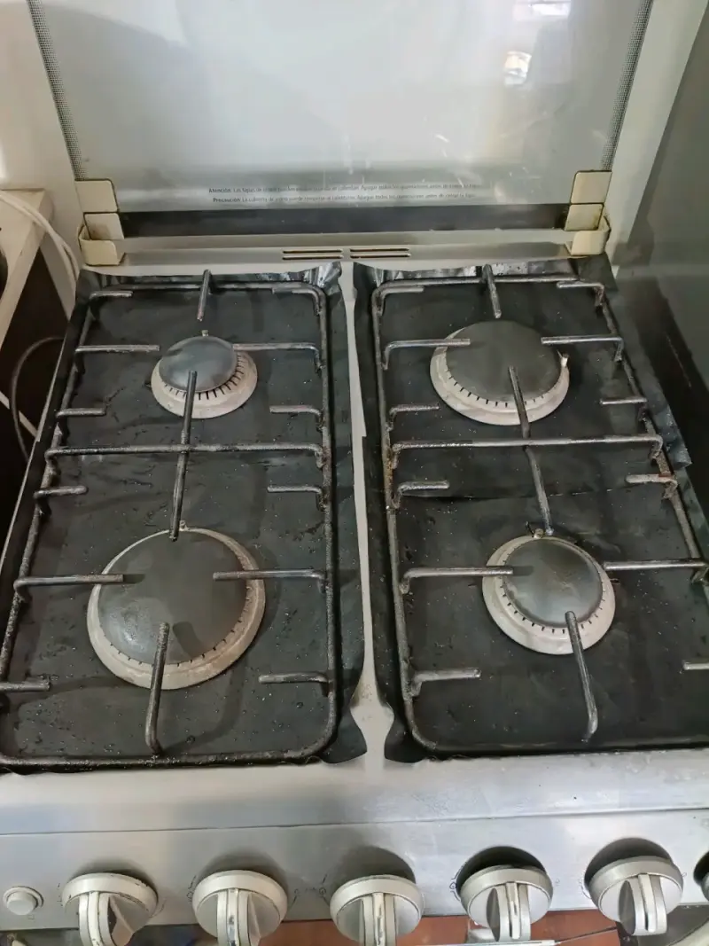 Cocina a gas Mabe de 4 quemadores en buen estado - 4