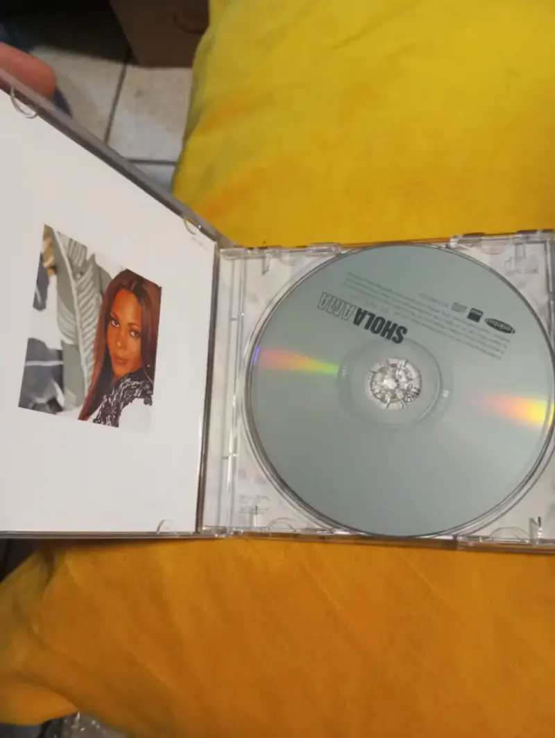 CD Shola Ama – In Return (1999) Edición Europea / - 3
