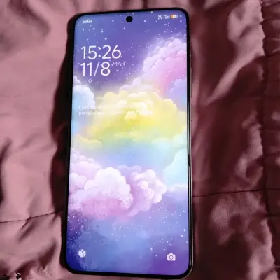 Smartphone con cámara Leica y pantalla AMOLED - miniatura 1
