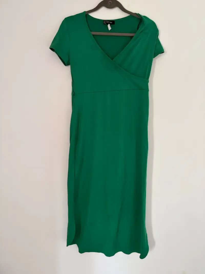 Vestido verde cruzado de mujer - 2