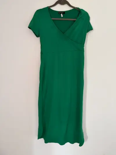 Vestido verde cruzado de mujer - miniatura 2