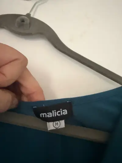 Blusa azul Malicia con cuello drapeado - miniatura 1