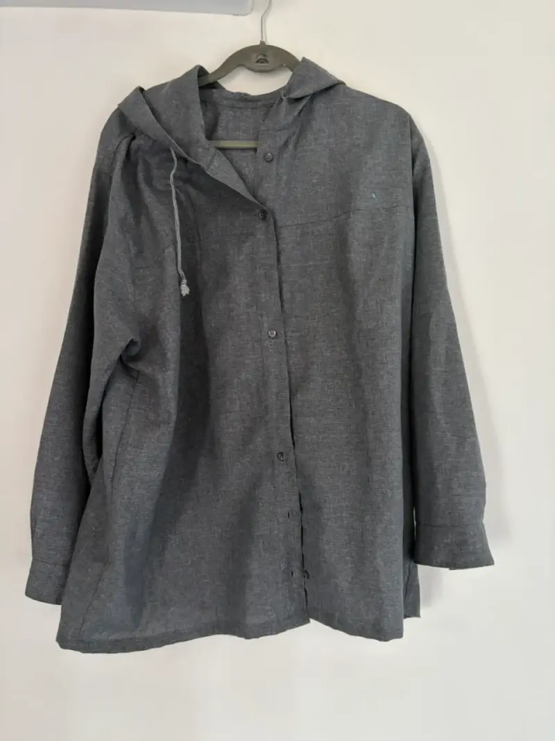 Camisa de Hombre Gris con Capucha - 3