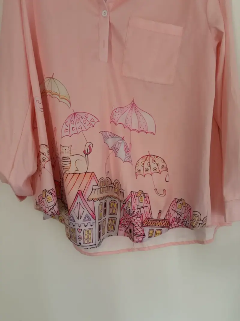 Blusa rosa con estampado de paraguas Misslook - 2