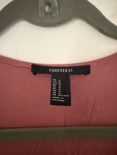 Vestido cruzado corto color rosa Forever 21 - miniatura 2