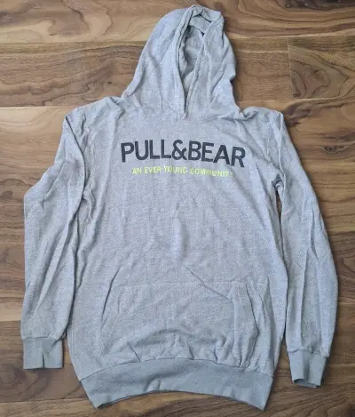 Polerón gris Pull&Bear con capucha Talla S - miniatura 1