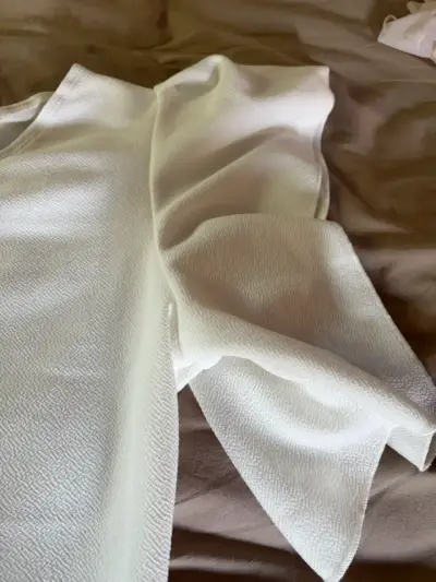 Vestido Blanco Asimétrico Elegante - miniatura 3
