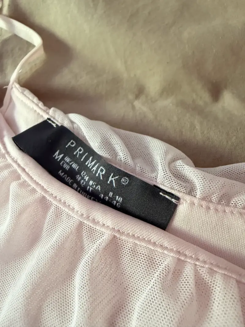 Vestido de noche rosa Primark con volantes - 2