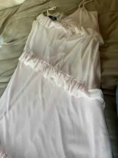 Vestido de noche rosa Primark con volantes - miniatura 3