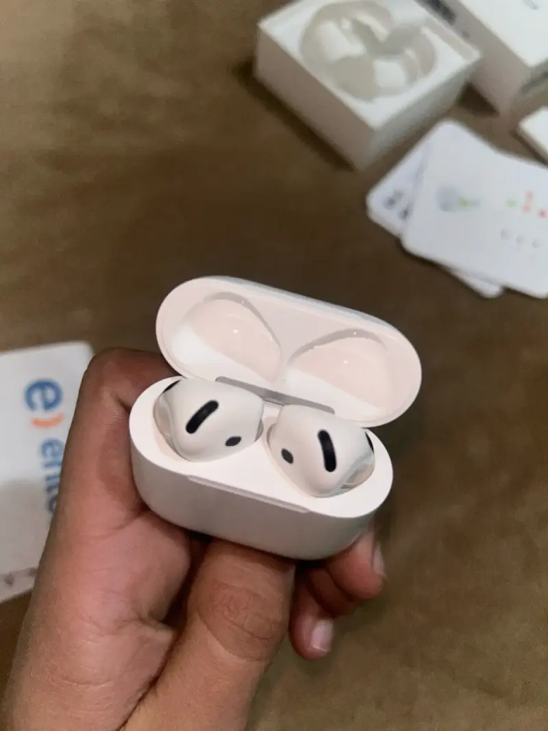 Apple AirPods Pro con estuche de carga - 4