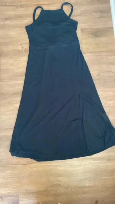 Vestido negro sin mangas para mujer - miniatura 1