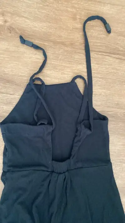 Vestido negro sin mangas para mujer - miniatura 3