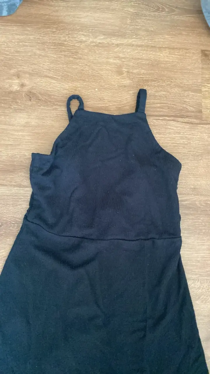 Vestido negro sin mangas para mujer - 4