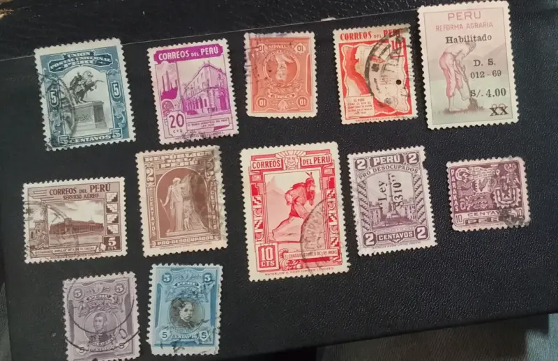 Colección de sellos postales antiguos de Perú