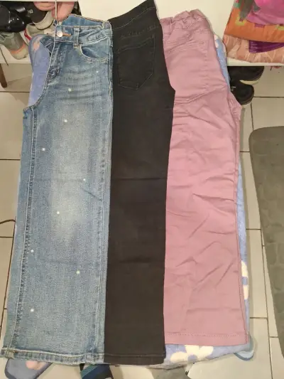 Lote de jeans para niña en varios colores - miniatura 1