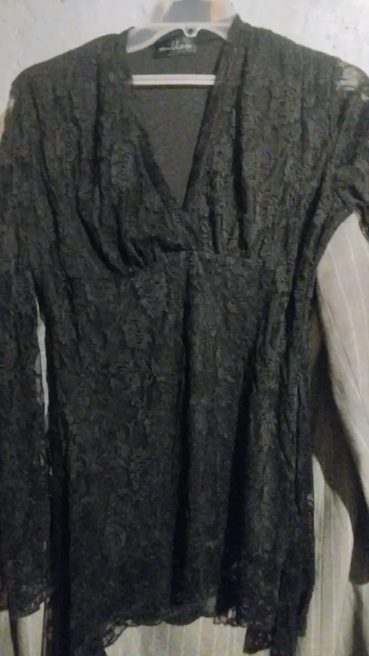 Vestido de encaje negro elegante