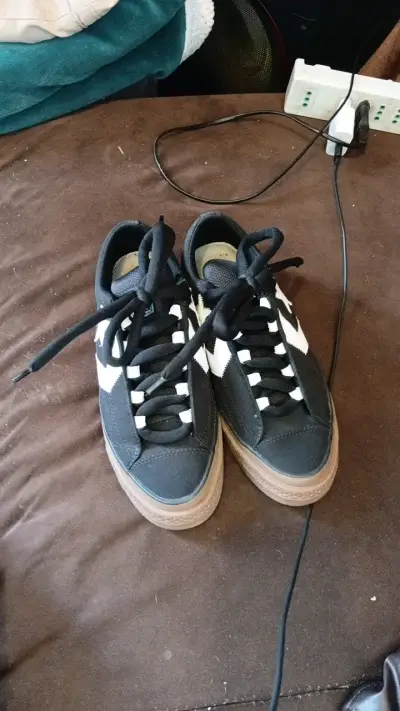 Zapatillas negras Converse All Star con estrella - miniatura 2